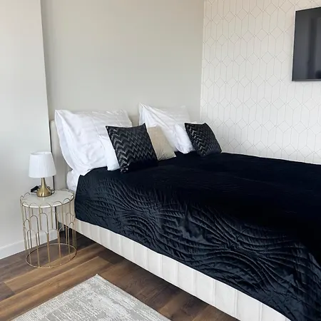 アパート Towarowa Towers Luxe Heights 23 Pietro ワルシャワ